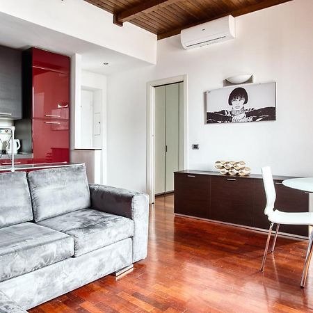 Joivy Charming Apartment In The Heart Of Isola District Milan Luaran gambar